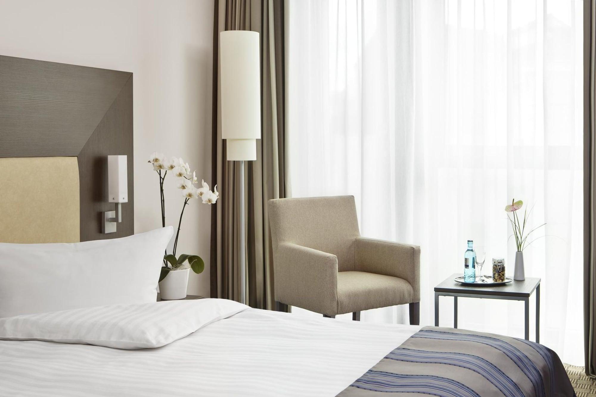 Intercityhotel Hamburg Dammtor-Messe Dış mekan fotoğraf