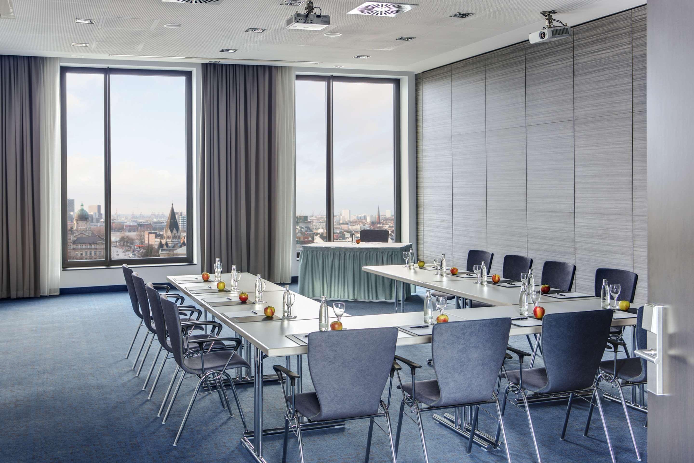 Intercityhotel Hamburg Dammtor-Messe Dış mekan fotoğraf