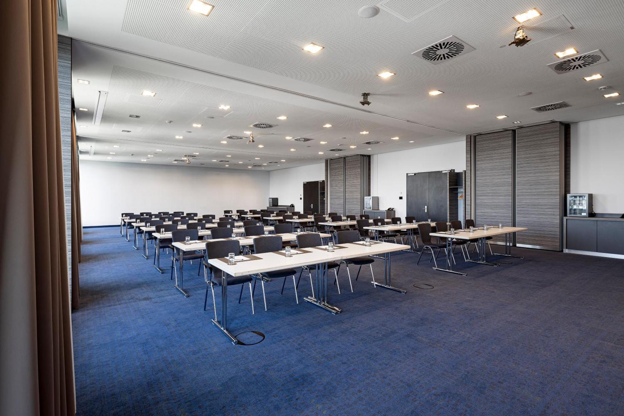 Intercityhotel Hamburg Dammtor-Messe Dış mekan fotoğraf