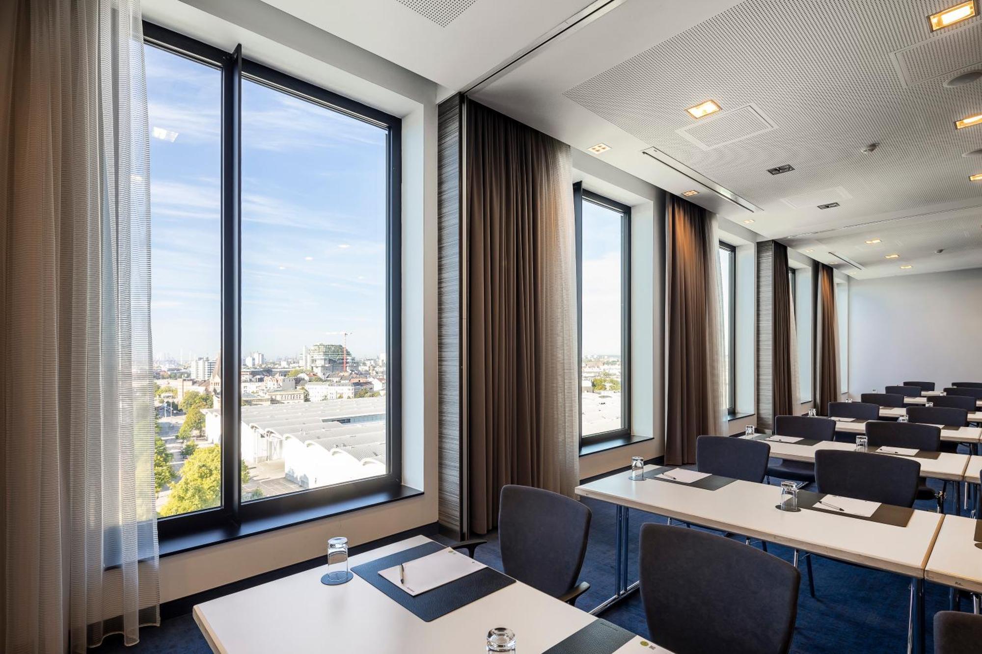 Intercityhotel Hamburg Dammtor-Messe Dış mekan fotoğraf