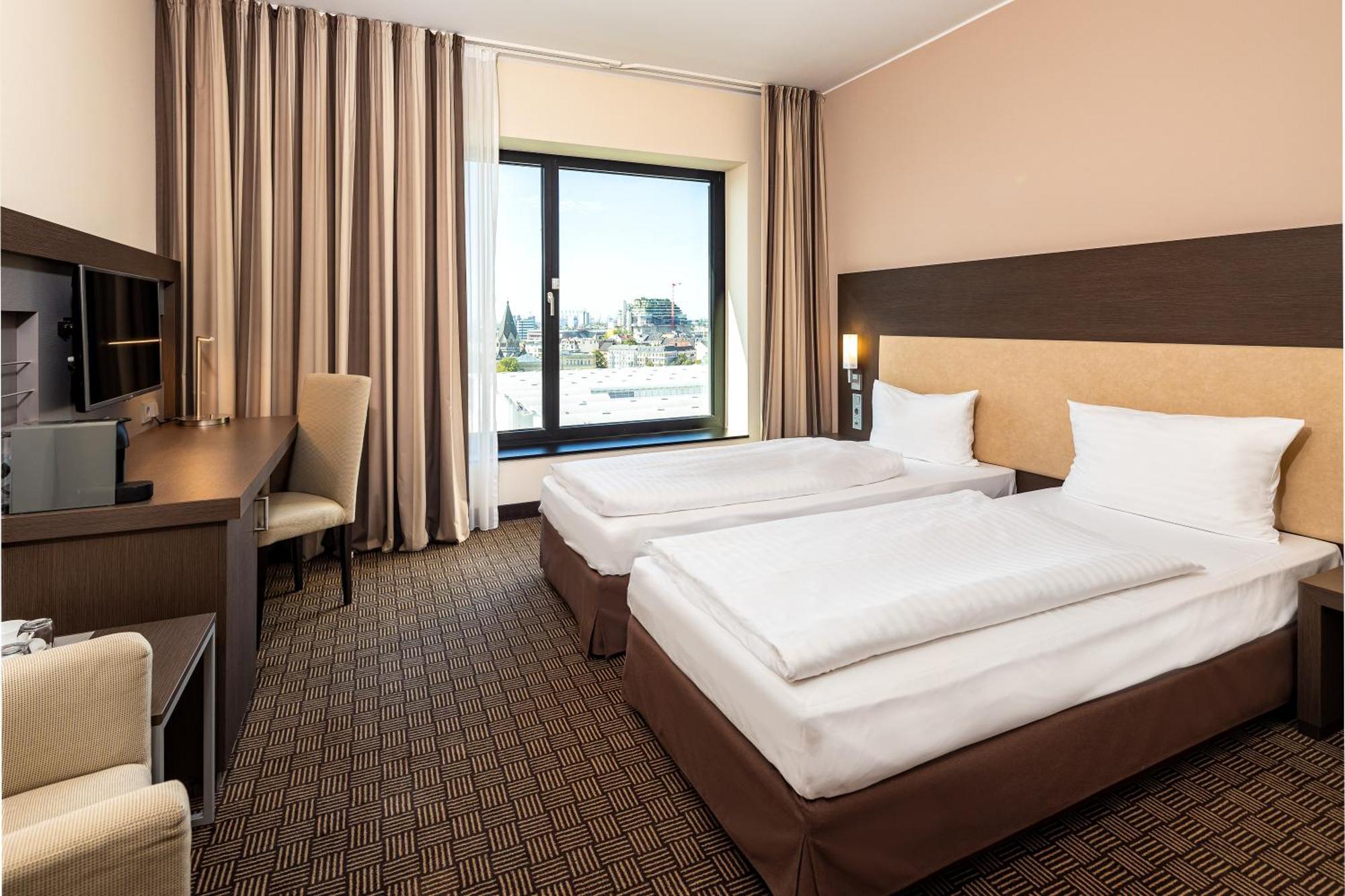 Intercityhotel Hamburg Dammtor-Messe Dış mekan fotoğraf