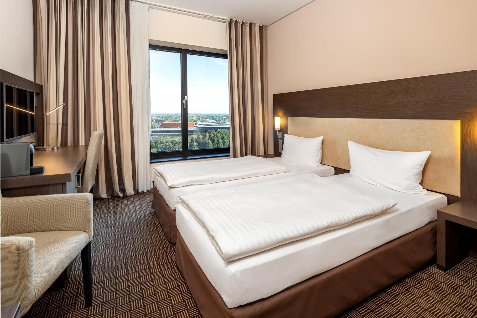 Intercityhotel Hamburg Dammtor-Messe Dış mekan fotoğraf