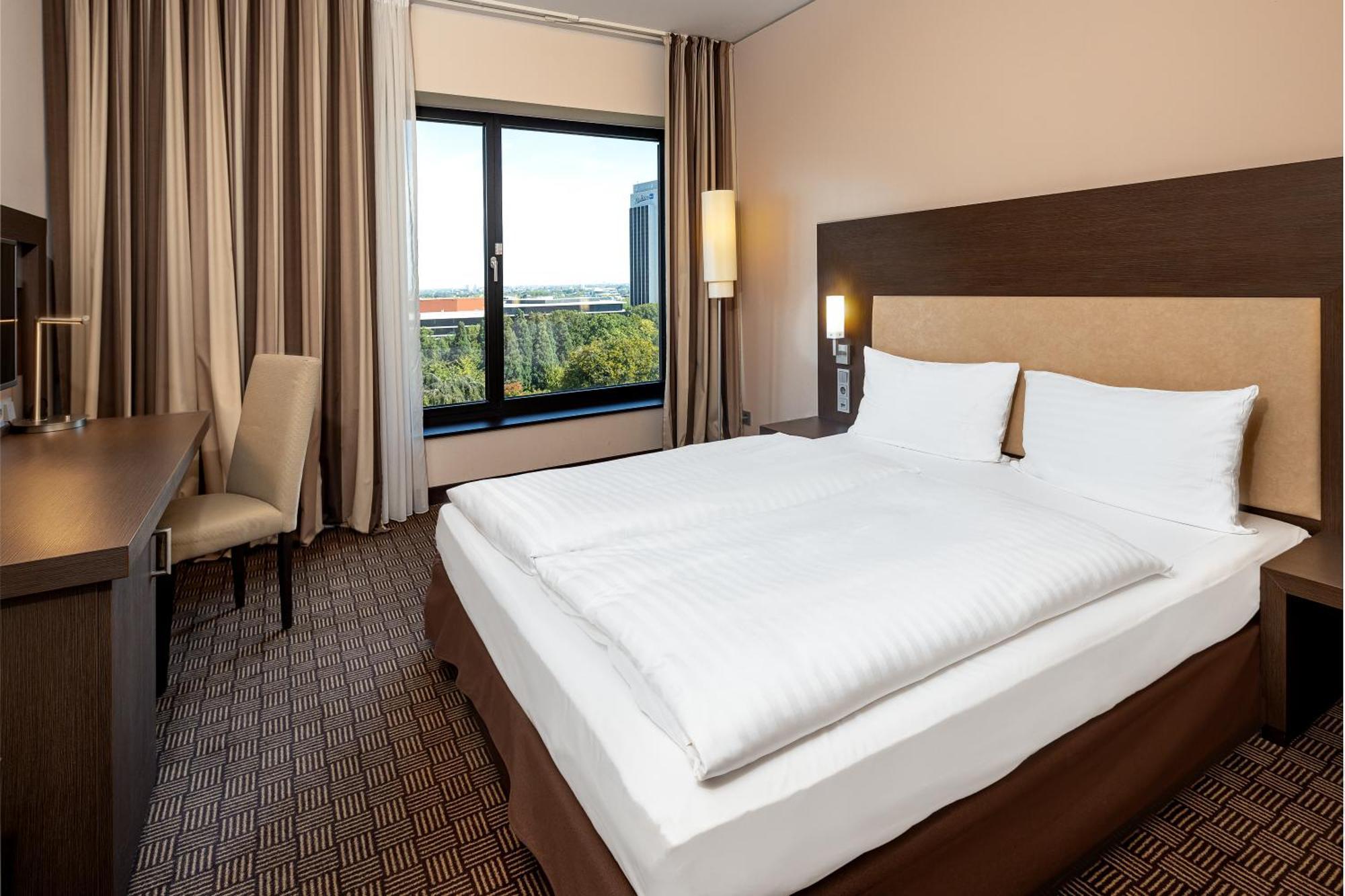 Intercityhotel Hamburg Dammtor-Messe Dış mekan fotoğraf