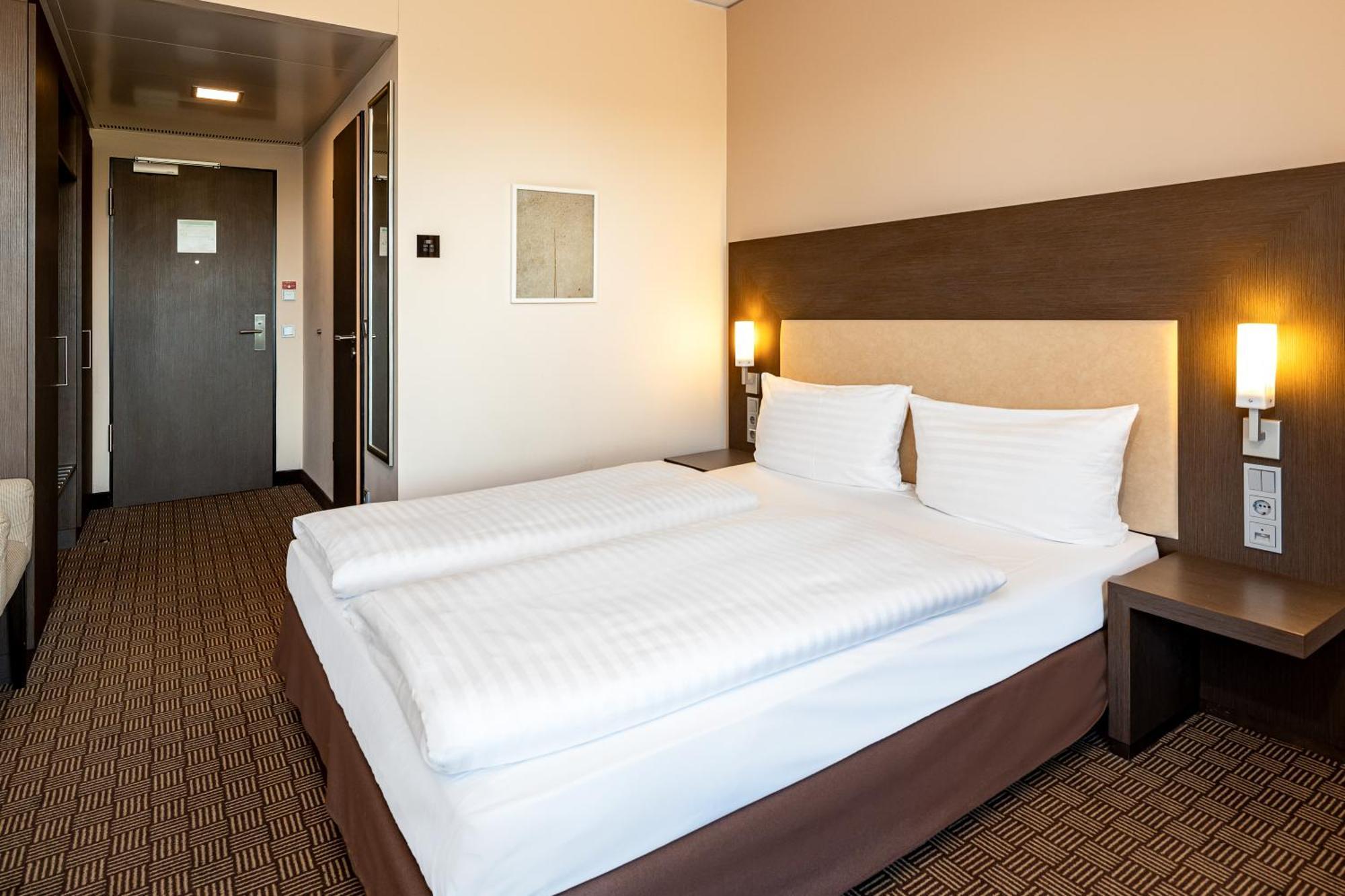 Intercityhotel Hamburg Dammtor-Messe Dış mekan fotoğraf