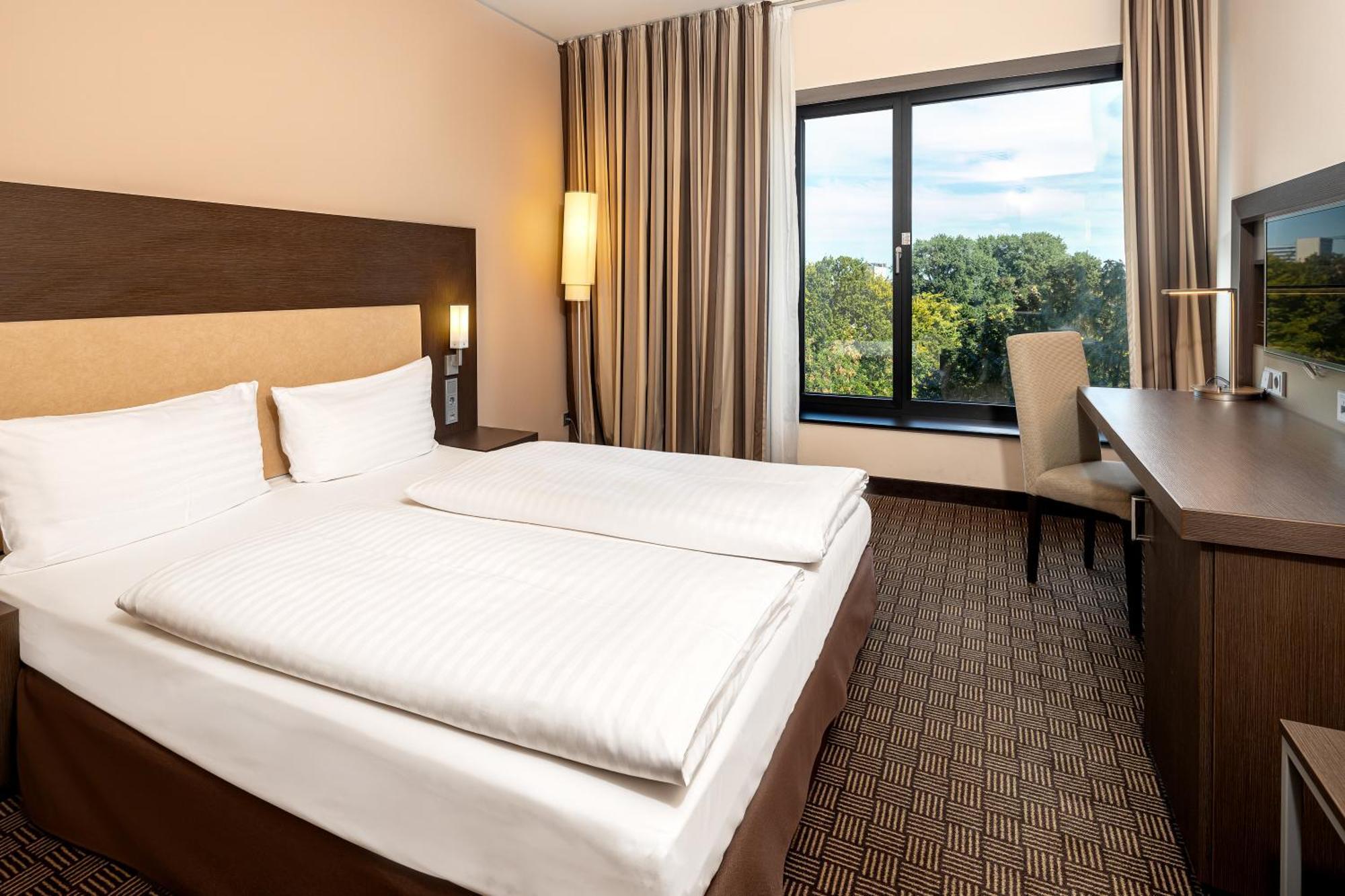 Intercityhotel Hamburg Dammtor-Messe Dış mekan fotoğraf
