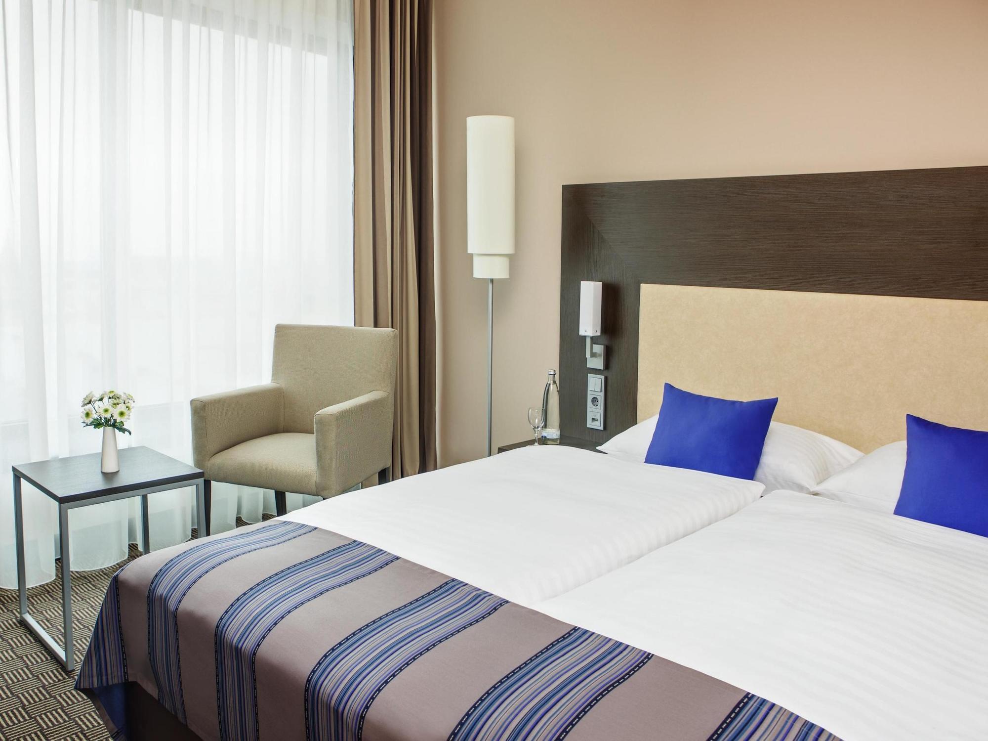 Intercityhotel Hamburg Dammtor-Messe Dış mekan fotoğraf