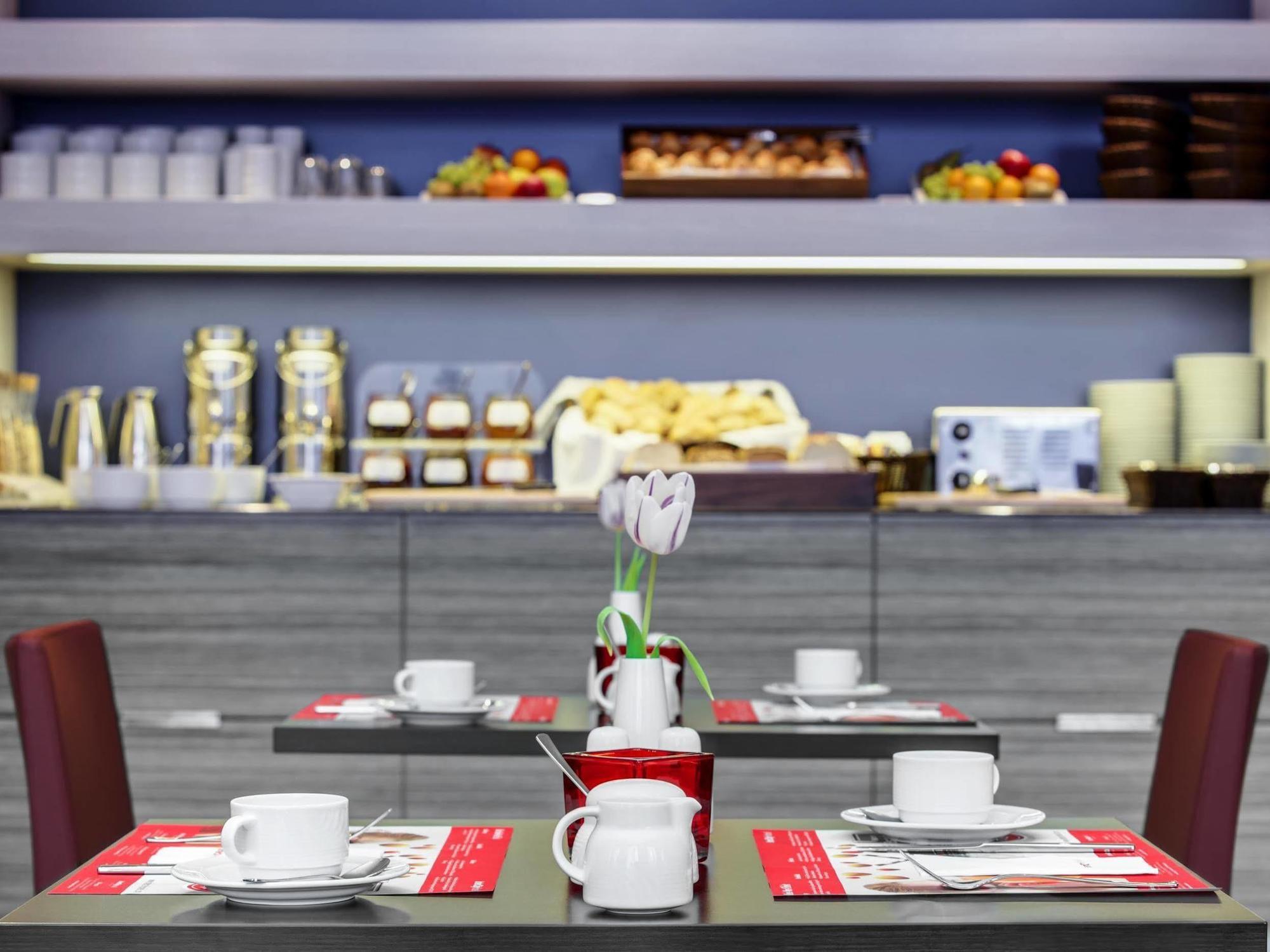 Intercityhotel Hamburg Dammtor-Messe Dış mekan fotoğraf