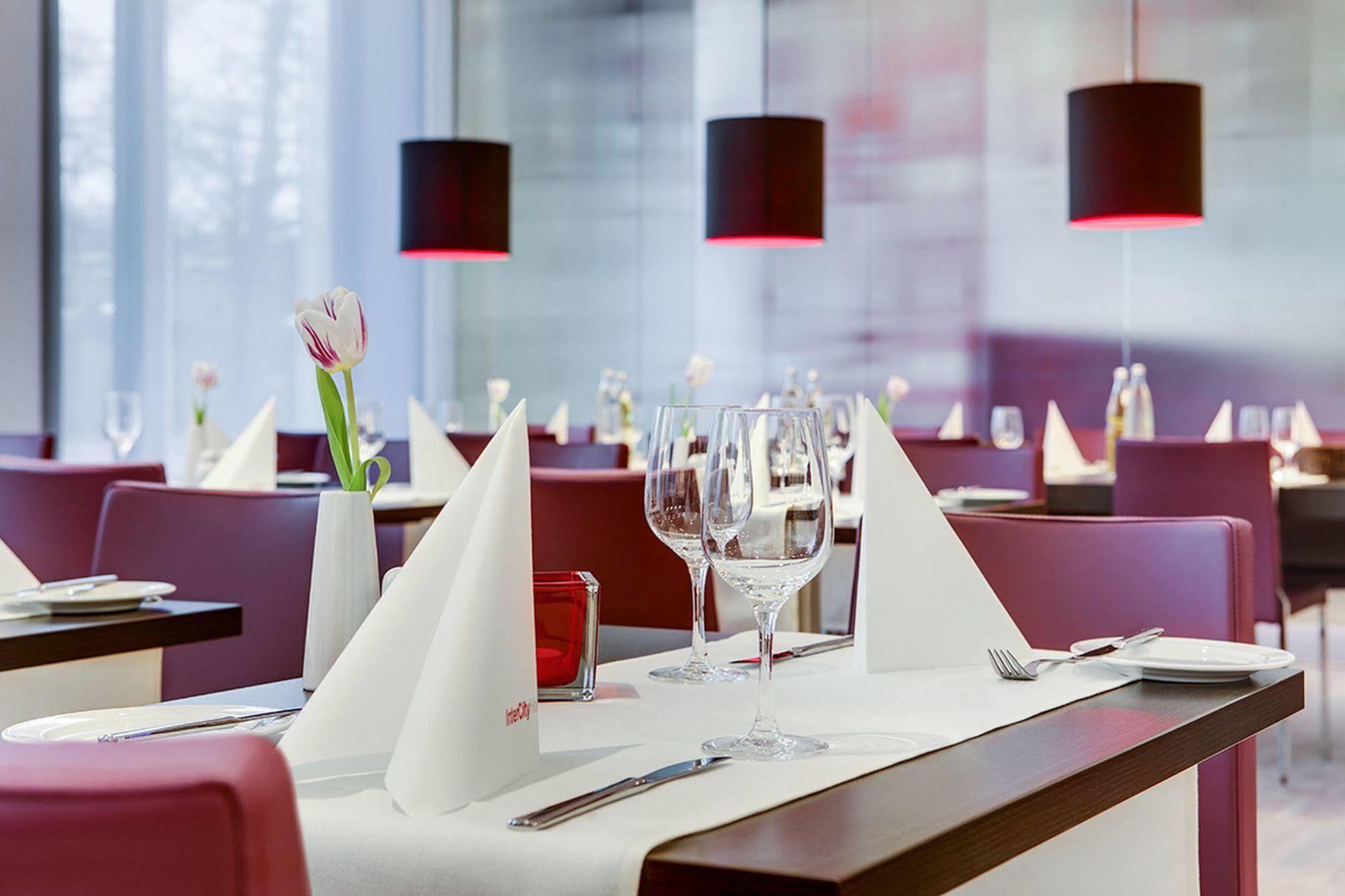 Intercityhotel Hamburg Dammtor-Messe Dış mekan fotoğraf